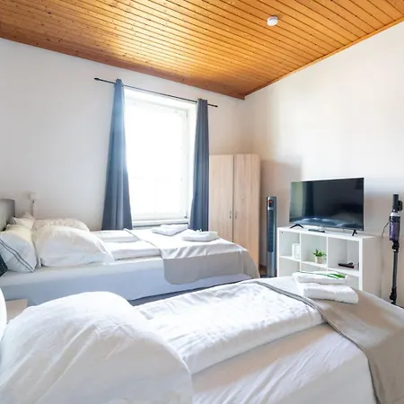 Apartment Well-equipped And Business-friendly Near For Up To 3 Guests