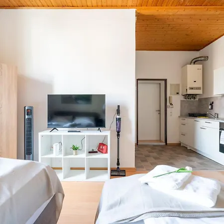 Lejlighed Well-equipped And Business-friendly Near For Up To 3 Guests *