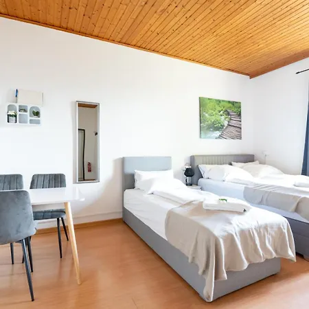 Well-equipped And Business-friendly Near For Up To 3 Guests Apartment