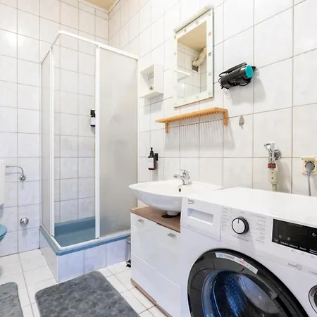 Well-equipped And Business-friendly Near For Up To 3 Guests Apartment *